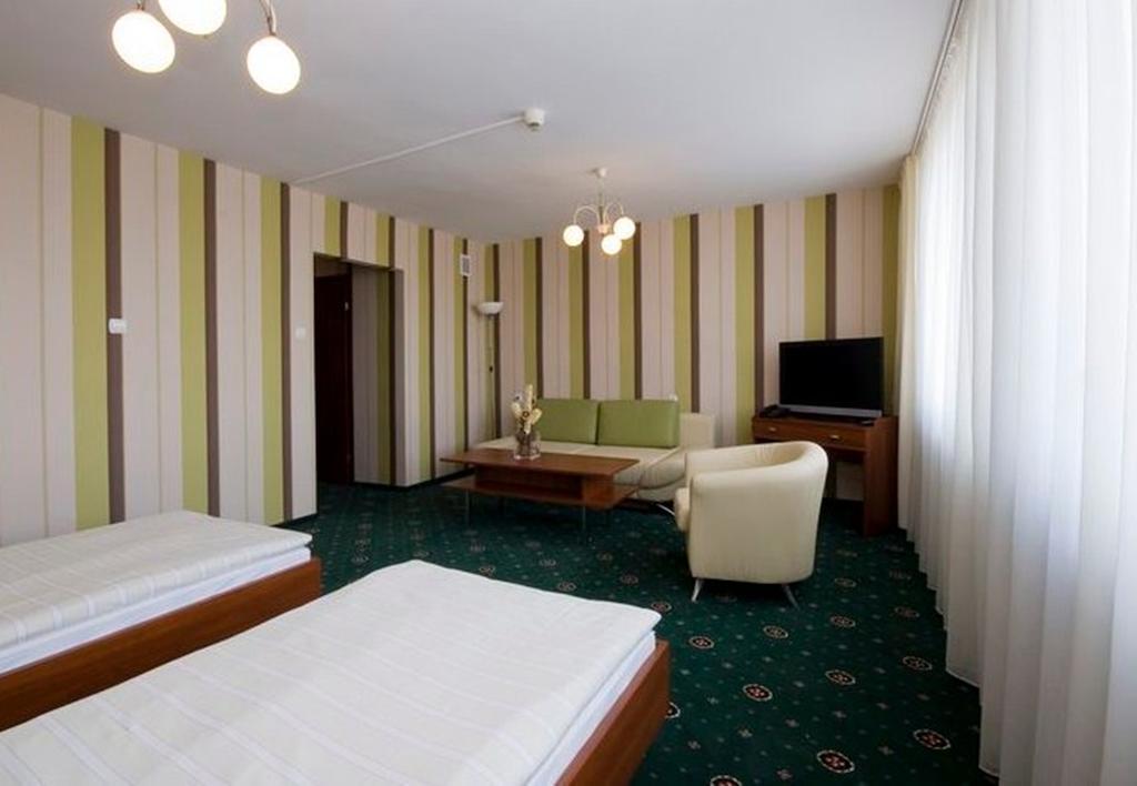 Hotel Naramowice Poznan Ngoại thất bức ảnh