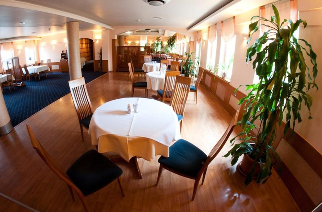 Hotel Naramowice Poznan Ngoại thất bức ảnh